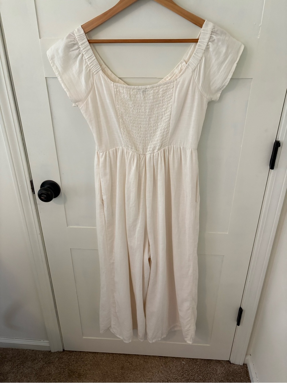 American Eagle Low Shoulder Cotton Linen Cropped Jumpsuit. Size Medium. - Picture 4 of 15